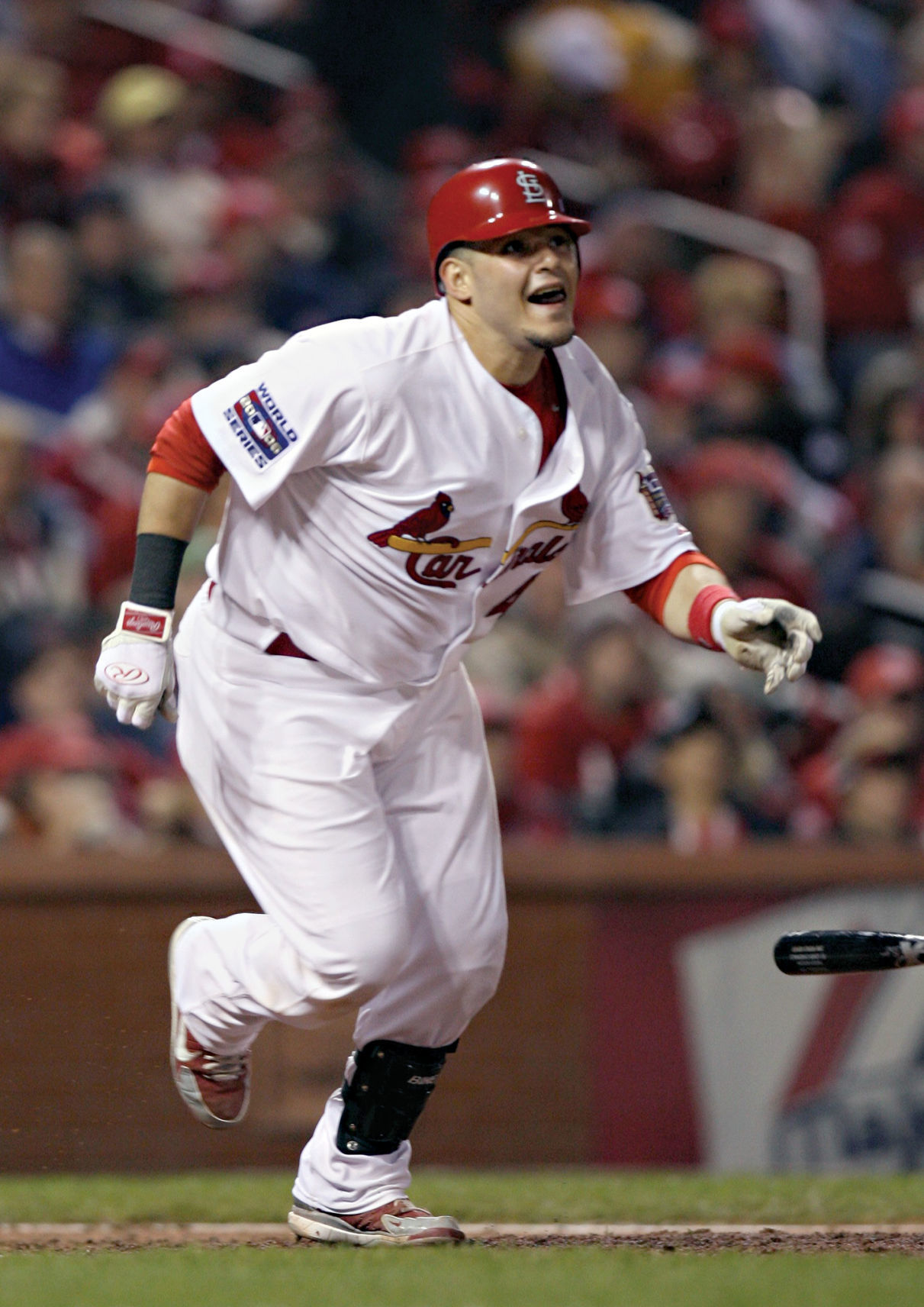 Molina singles during 2006 World Series